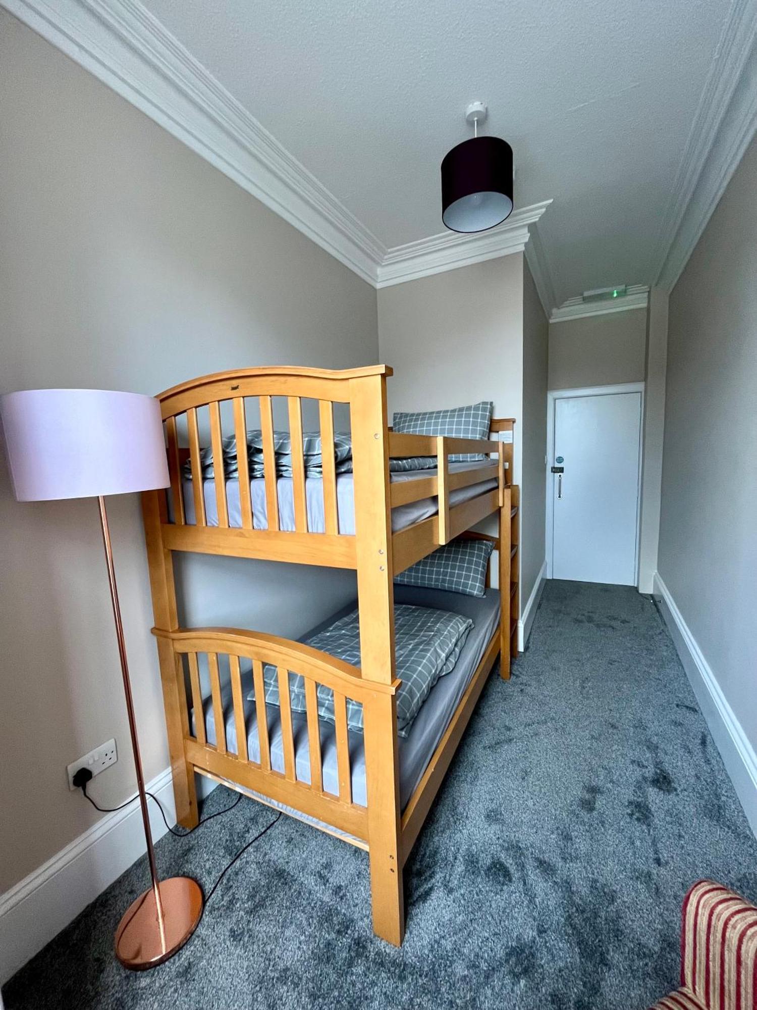 Great Glen Hostel Spean Bridge Extérieur photo