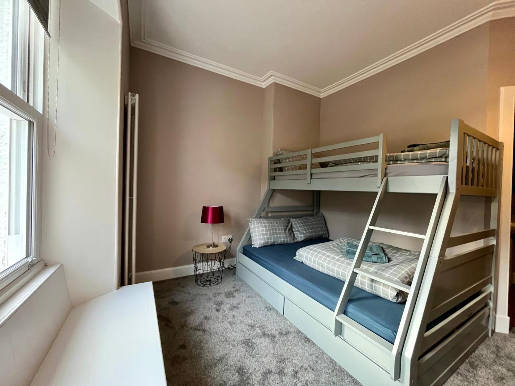 Great Glen Hostel Spean Bridge Extérieur photo